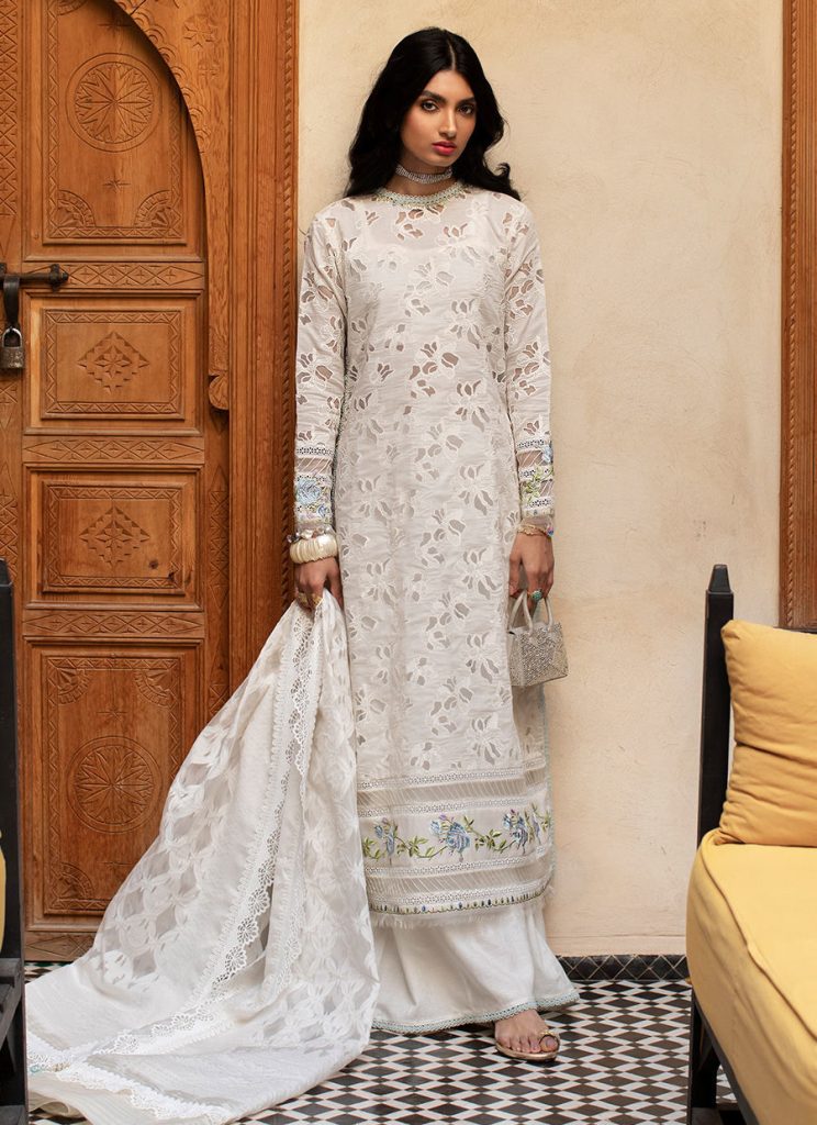 Sana Javed's Adorable Looks from Jeeto Pakistan League Ramazan Special