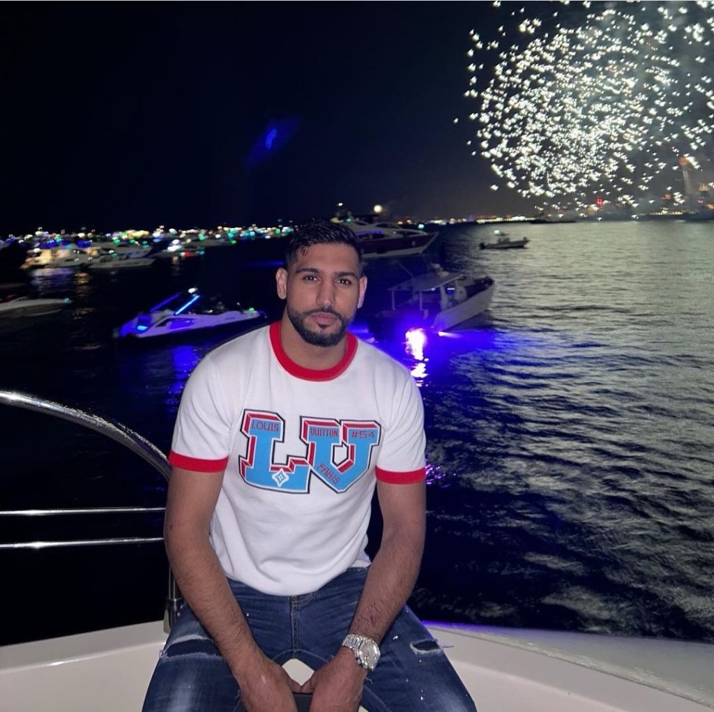 Boxer Amir Khan Adorable Family Pictures from Dubai