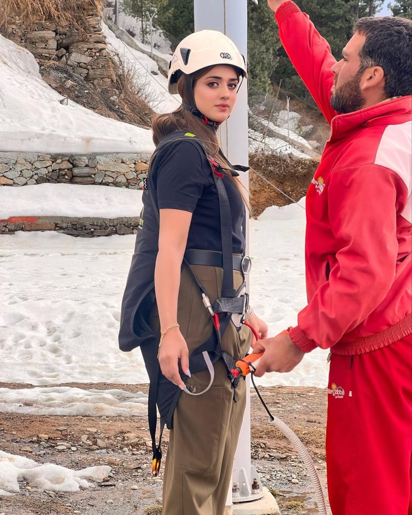 Jannat Mirza Takes Giant Swing Ride In Malam Jabba