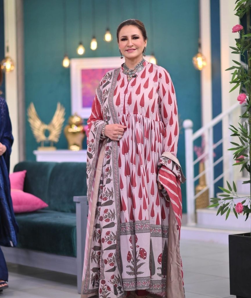 Celebrities Whose Dress Code In Ramazan Transmission Got Criticism