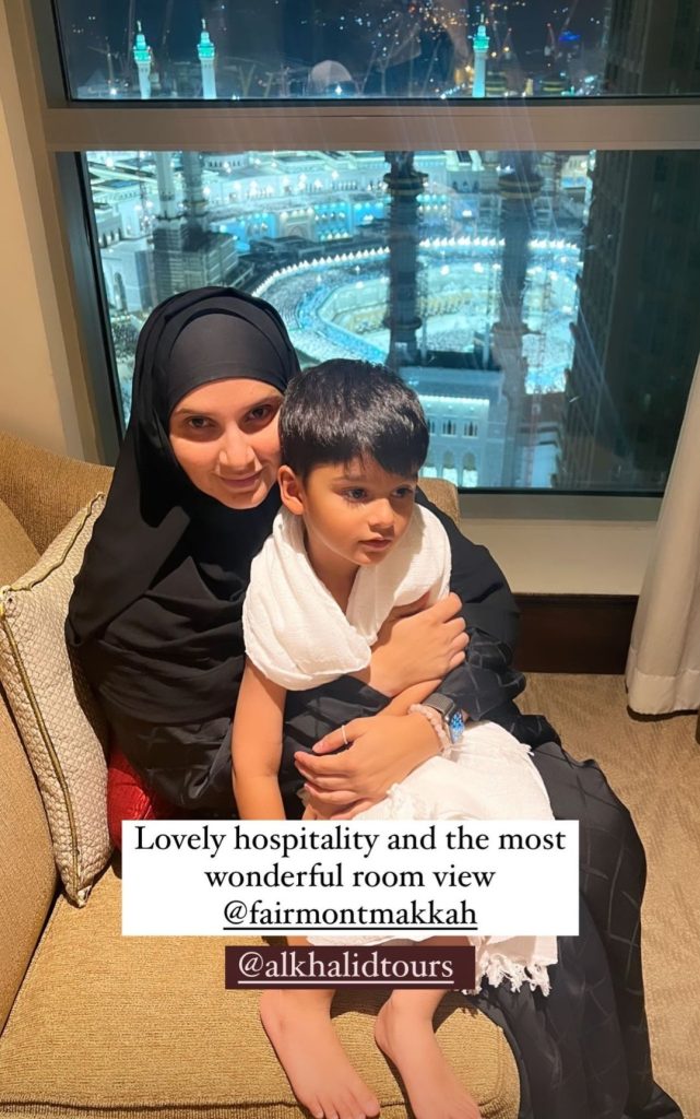 Sania Mirza Pictures With Family From Khana Kaaba, Makkah