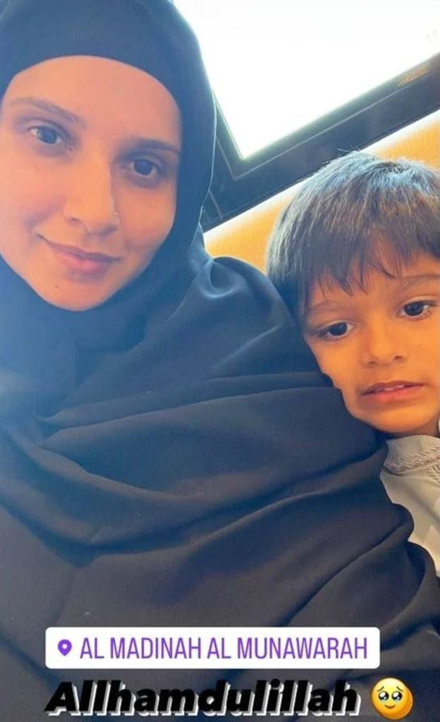 Sania Mirza Pictures From Madina With Family