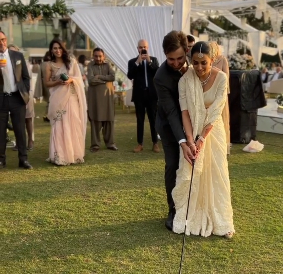 Ushna Shah HD Pictures With Husband Hamza Amin from Reception Reviewit.pk