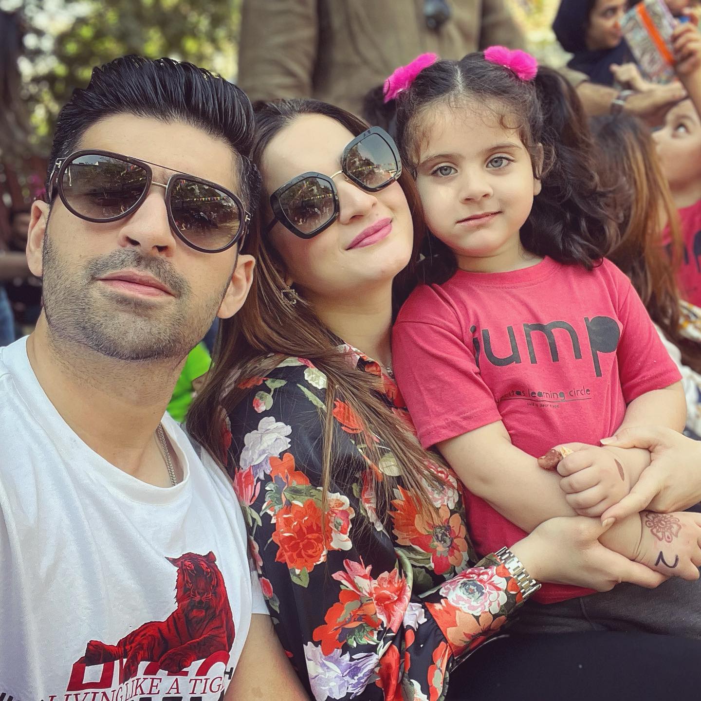 Aiman Khan Muneeb Butt New & Adorable Family Pictures | Reviewit.pk