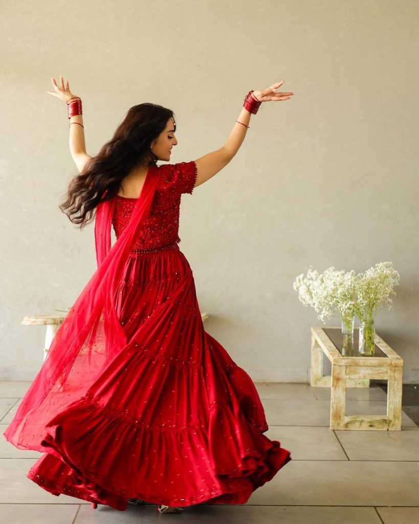 Ayeza Khan Under Severe Criticism For Posting Dance Video In Ramadan