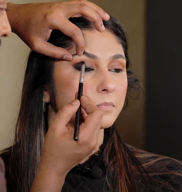 Babar Zaheer Shares Expert Tips For Brown Smokey Eyes