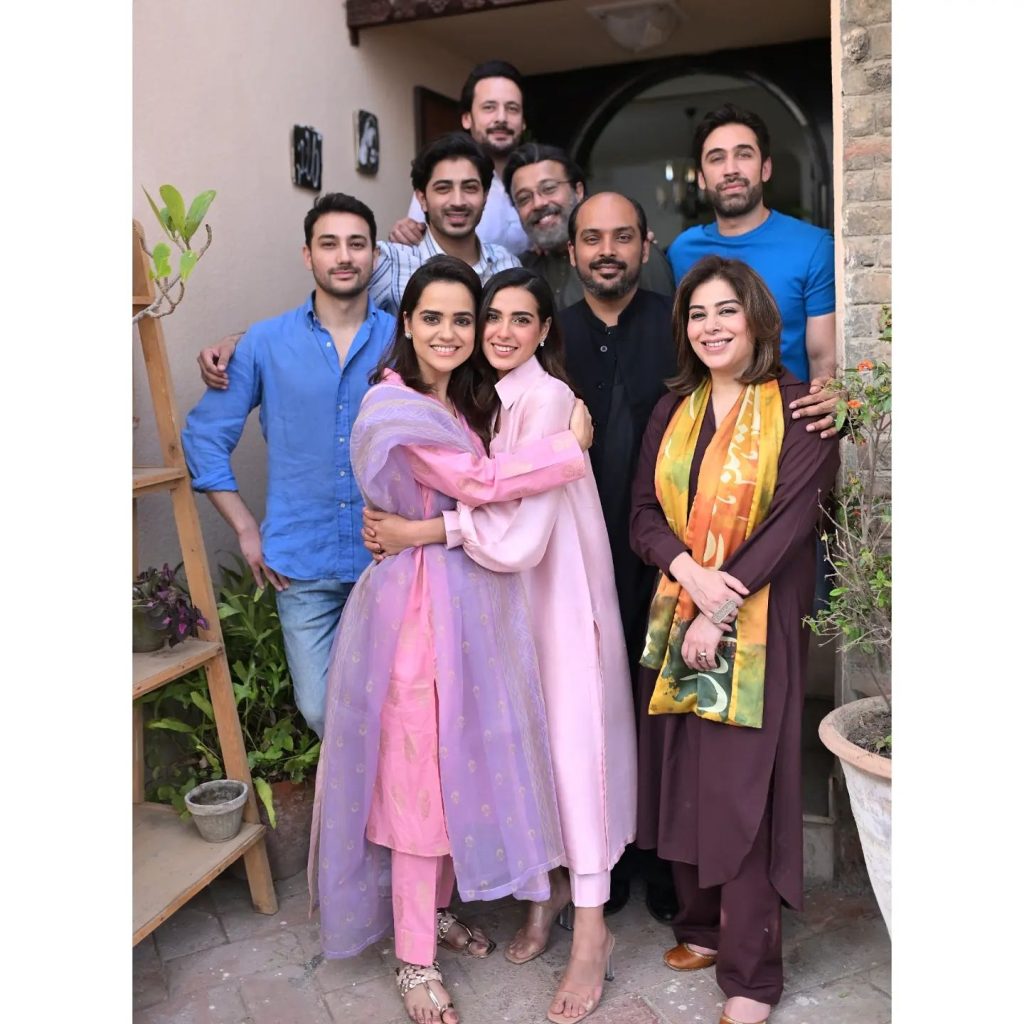 Iqra Aziz Upcoming Drama Mannat Murad Details & BTS Pictures