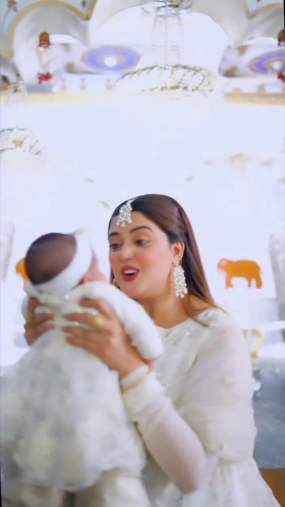 Kanwal Aftab Twinning In White With Daughter Aizal Zulqarnain