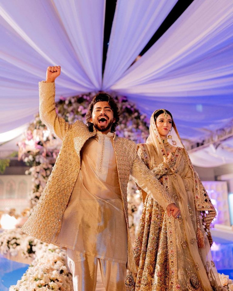 Laraib Khalid And Zarnab Fatima Gorgeous HD Wedding Shoot | Reviewit.pk