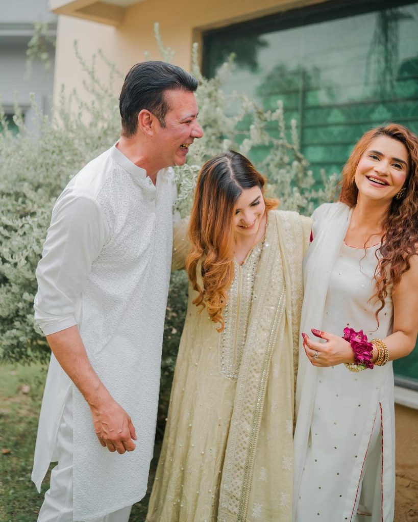 Moammar Rana With His Beautiful Wife And Daughters