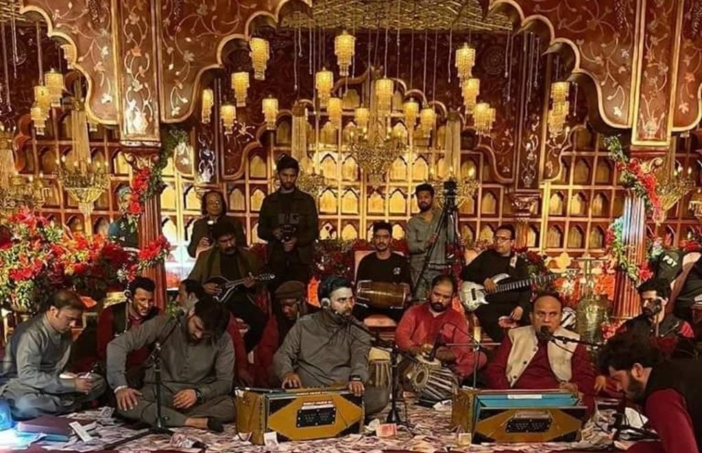 Qawali Night Picture from Wedding Gets Heavy Criticism for Money Showoff