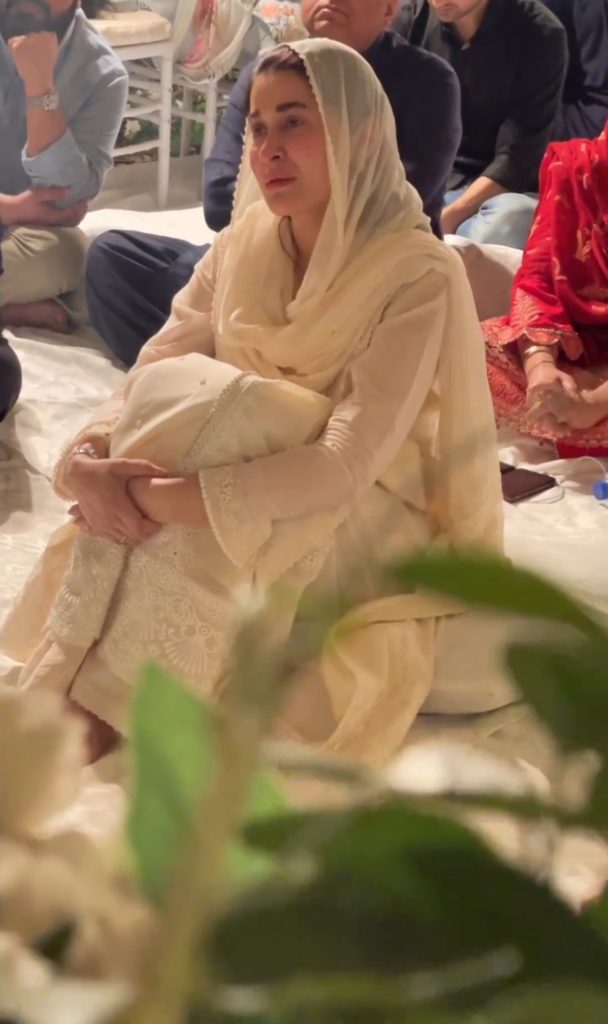 Celebrities Gathered at Shaista Lodhi's Place for Prayers