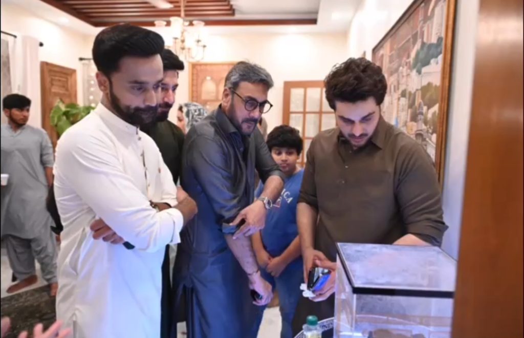 Celebrities Gathered at Shaista Lodhi's Place for Prayers