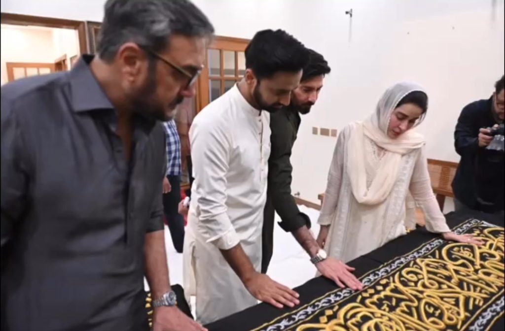 Celebrities Gathered at Shaista Lodhi's Place for Prayers