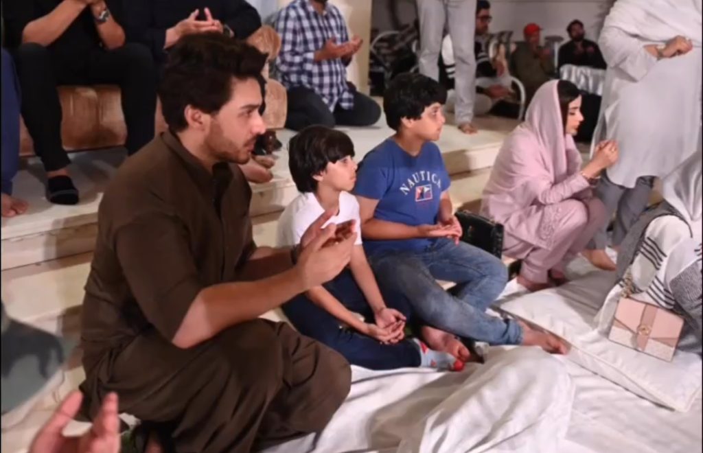 Celebrities Gathered at Shaista Lodhi's Place for Prayers