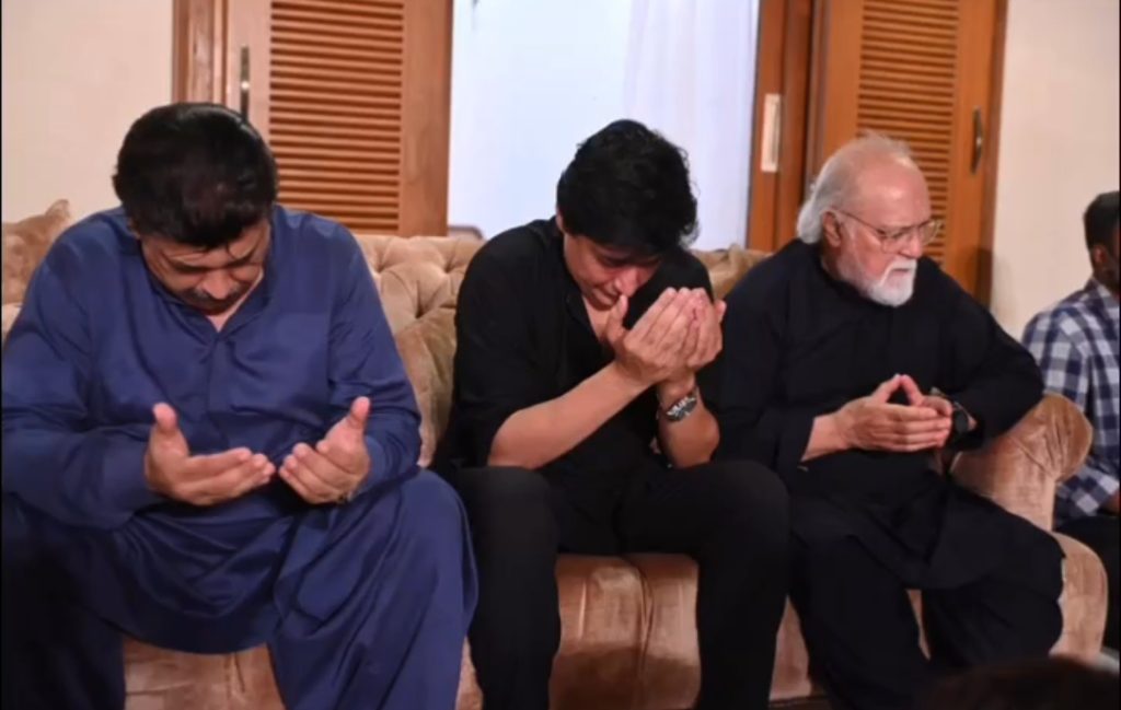 Celebrities Gathered at Shaista Lodhi's Place for Prayers