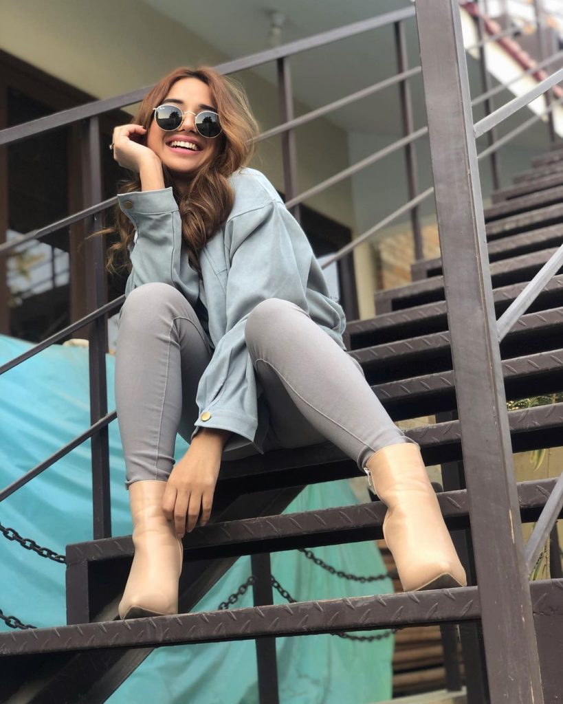 Five Beautiful Looks Of Gorgeous Sabeena Farooq