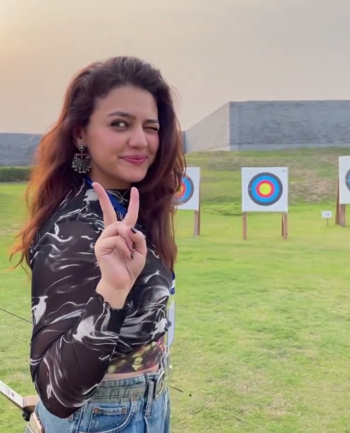 Zara Noor Abbas Learns Archery