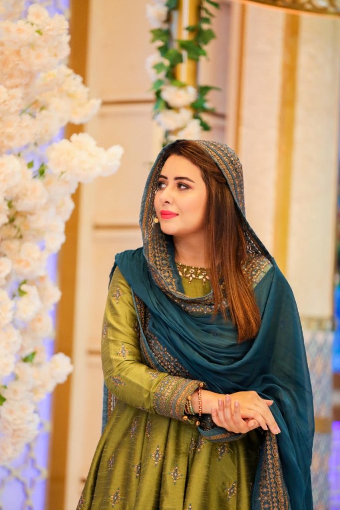 Viewers Think Rabia Anum Cries For Ratings in Her Live Shows