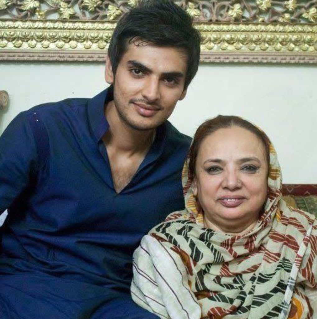 Actor Yasir Shoro's Mother Passed Away