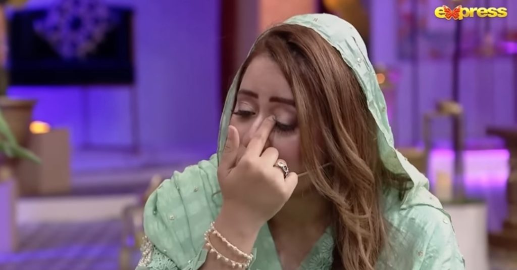 Viewers Think Rabia Anum Cries For Ratings in Her Live Shows