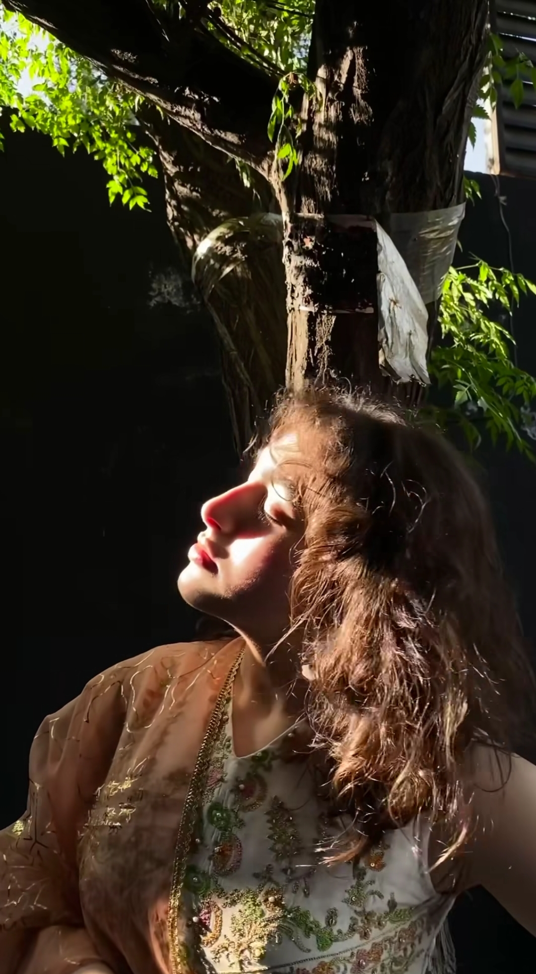 Shaan Shahid Eid Pictures With His Adorable Family | Reviewit.pk