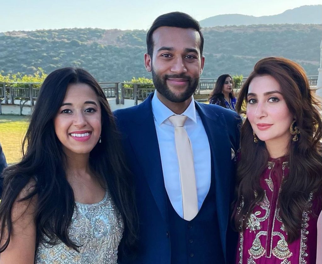 Aisha Khan Looks Gorgeous With Her Family At A Wedding
