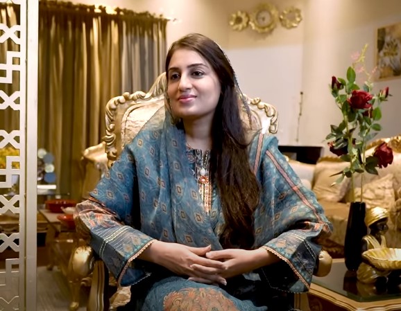 Farah Iqrar Reveals Unknown Details About Her Life