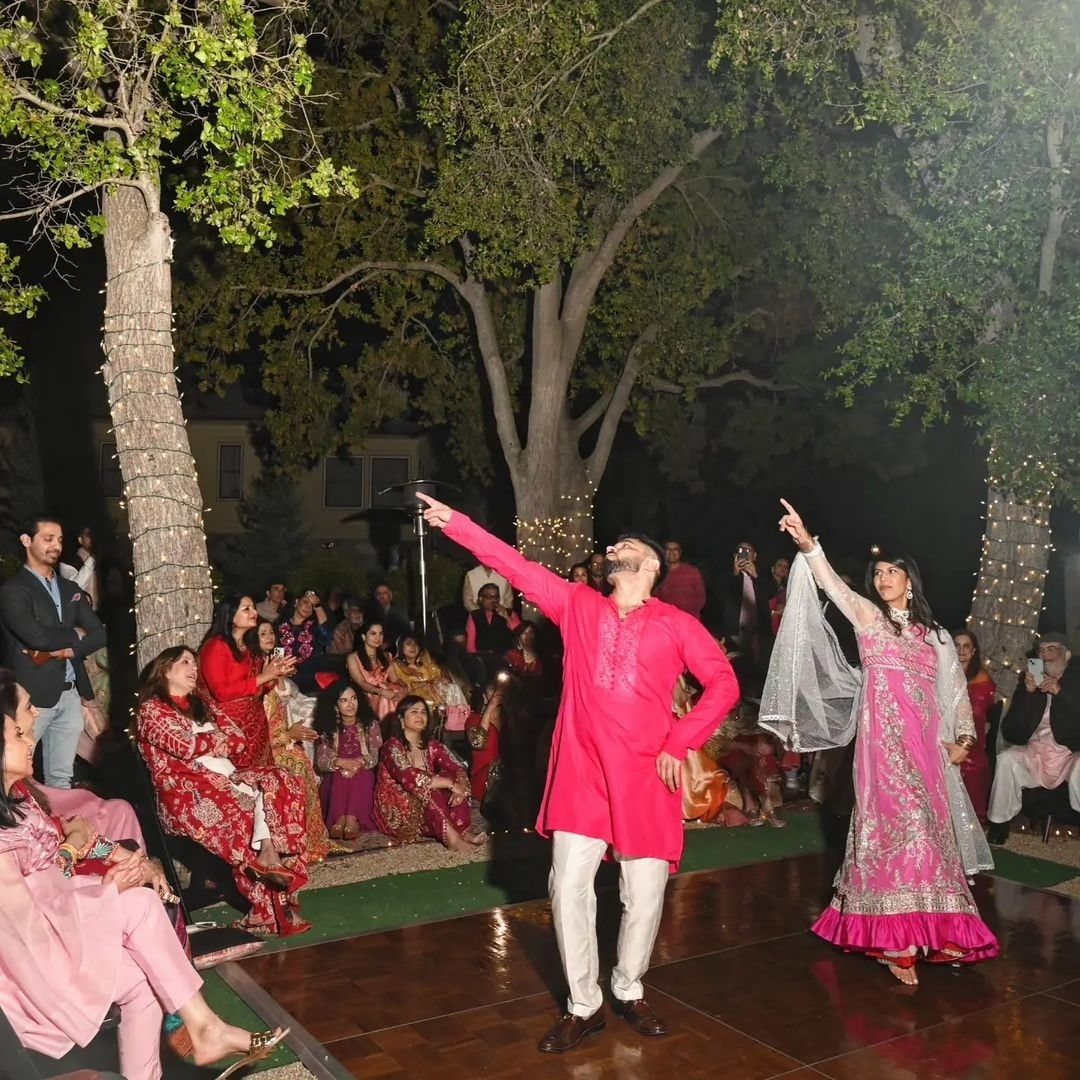 Komal Rizvi's Colourful Dholki Celebrations | Reviewit.pk