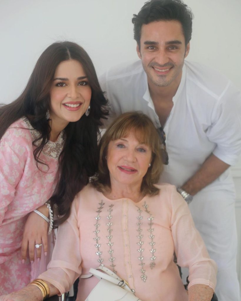 Natasha Lakhani Beautiful Family Pictures From Eid Lunch