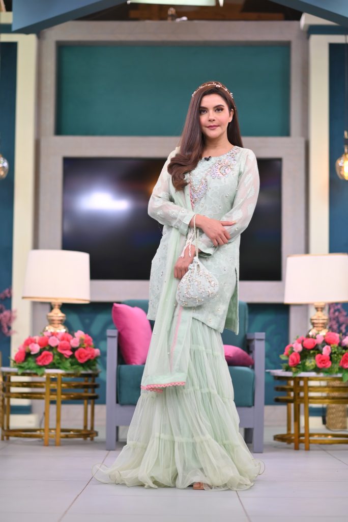 Hilarious Public Reaction On Nida Yasir's Wedding Inspired Sehri Outfits