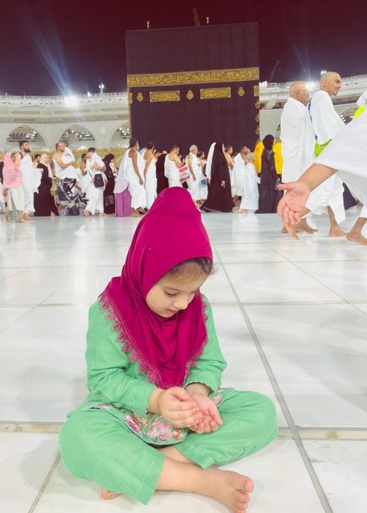 Aiman Khan and Muneeb Butt Umrah Journey New Pictures