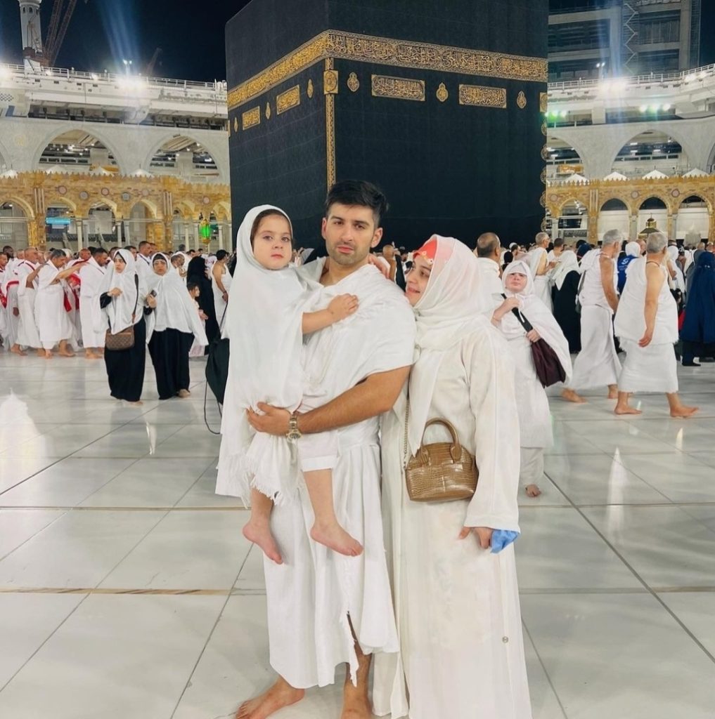 Aiman Khan and Muneeb Butt Umrah Journey New Pictures