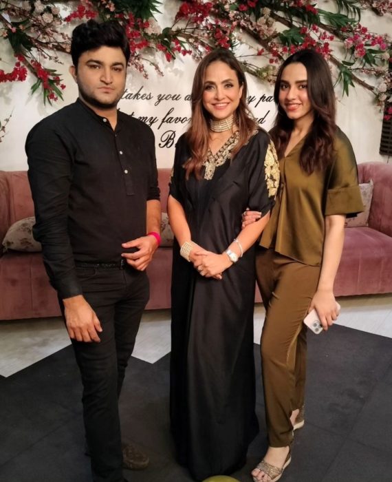 Pictures from Nadia Khan Daughter Alyzeh's 20th Birthday Party ...