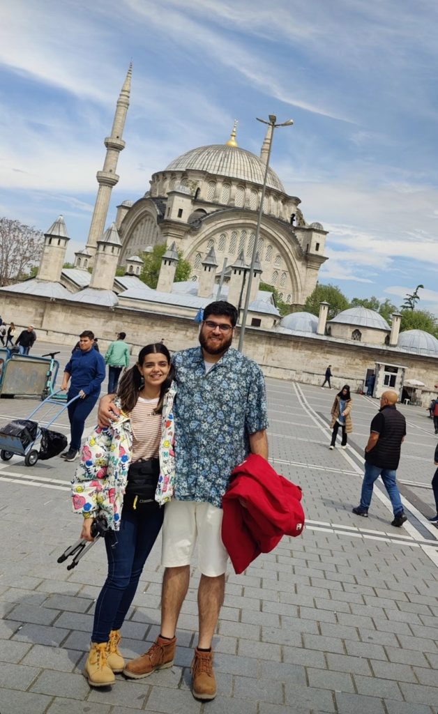 Srha Asghar Adorable Pictures With Husband from Istanbul Turkey