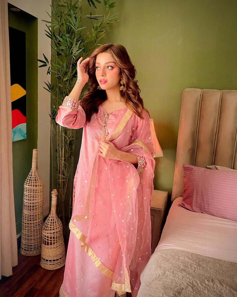 Alizeh Shah Looks Gorgeous In Eastern Wear