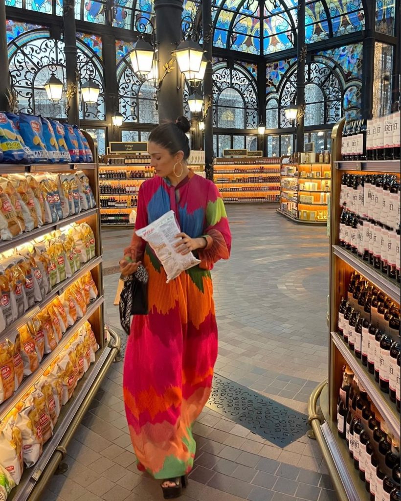 Ayeza Khan is a stunner on her trip to Qatar