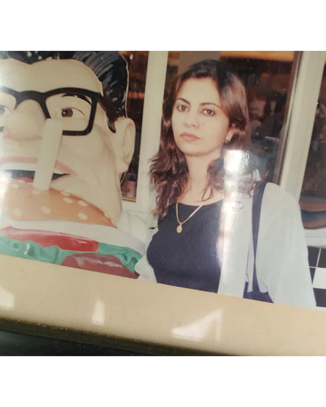 Humayun Saeed's Sweet Anniversary Wish For Wife Samina | Reviewit.pk