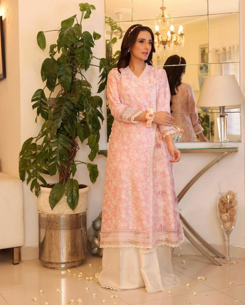 Momal Sheikh Celebrates Birthday With Family And Friends