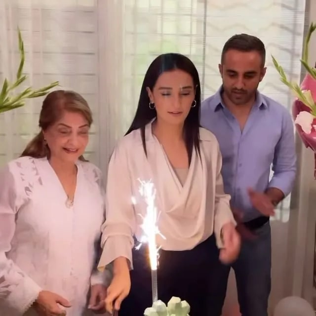 Momal Sheikh Celebrates Birthday With Family And Friends