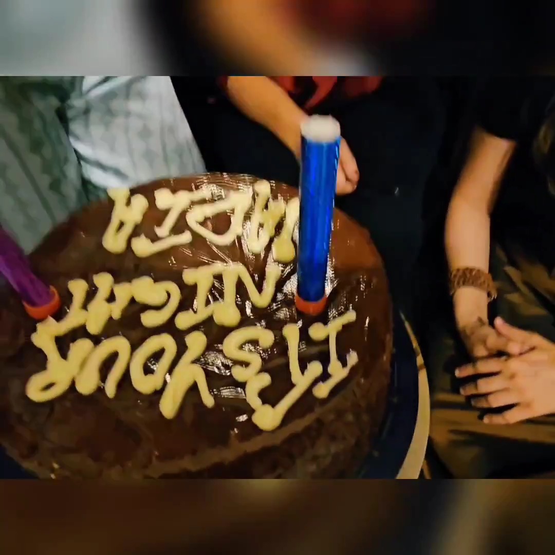 Nadia Khan Celebrates Birthday With Her Friends | Reviewit.pk