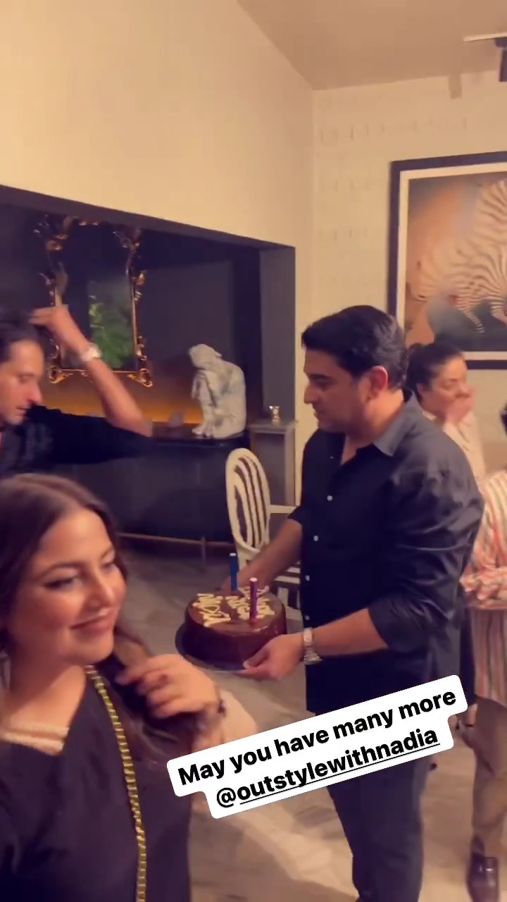 Nadia Khan Celebrates Birthday With Her Friends | Reviewit.pk
