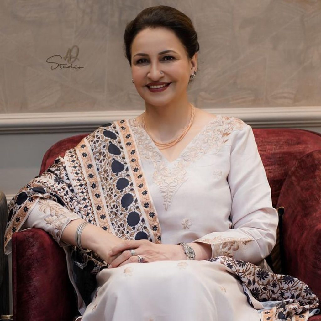 Saba Faisal With Family At Her Niece's Wedding