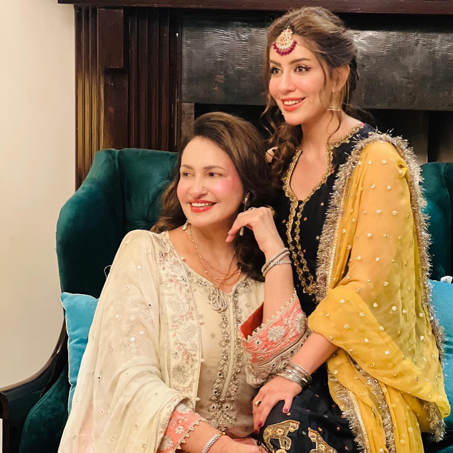 Mother-Daughter Duo Saba Faisal And Sadia Faisal Looking Gorgeous At A ...
