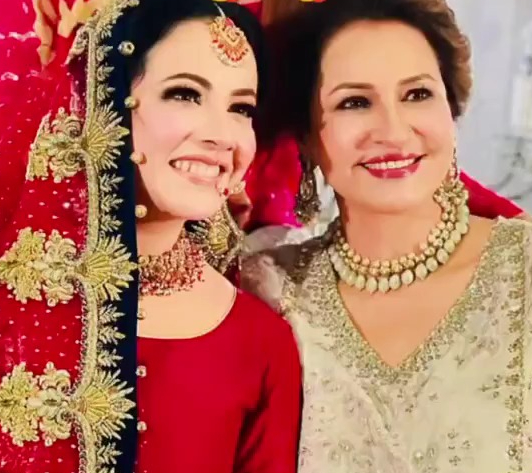 Saba Faisal With Family At Her Niece's Wedding