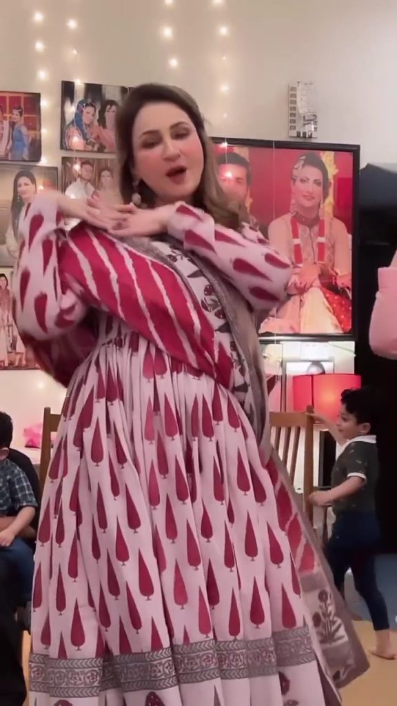 Saba Faisal Dances At Her Niece's Dholki