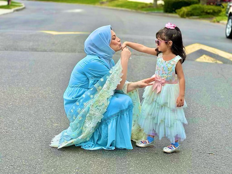 Sidra Batool With Her Beautiful Daughters In New York