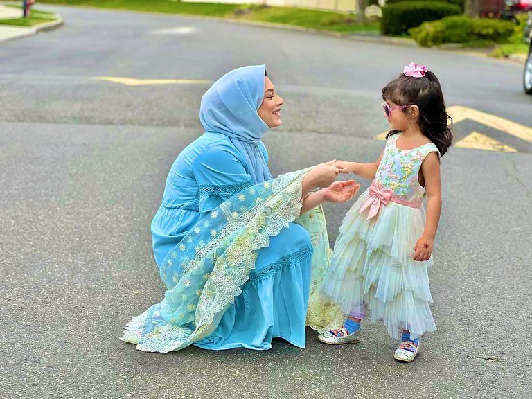 Sidra Batool With Her Beautiful Daughters In New York