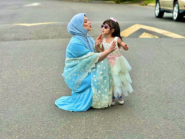 Sidra Batool With Her Beautiful Daughters In New York