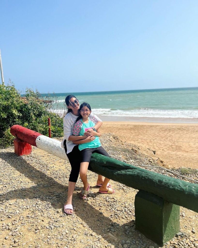 Sunita Marshall And Hassan Ahmed Family Fun Day At Beach